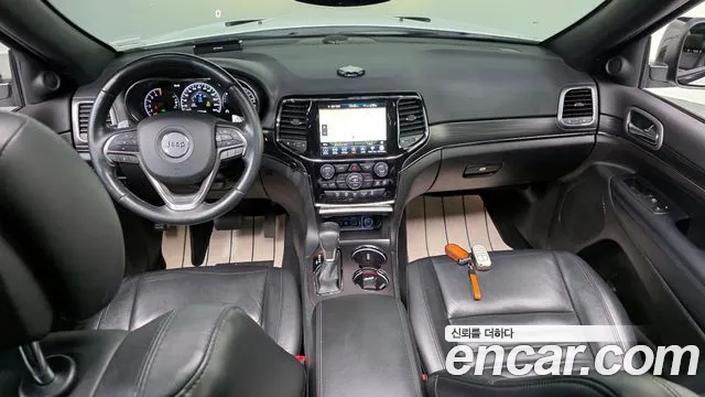 Jeep Cherokee — интерьер