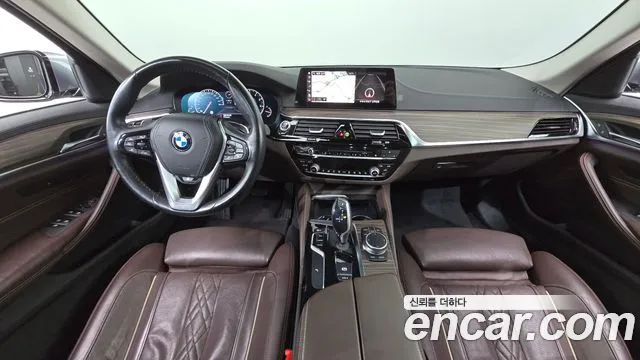 BMW 5 серия — интерьер
