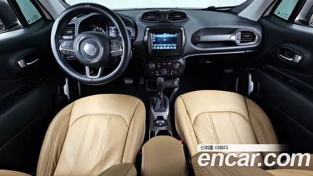 Jeep Renegade — интерьер