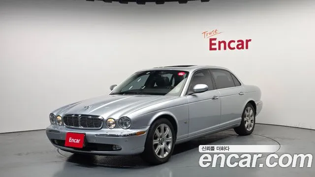 Jaguar XJ-8