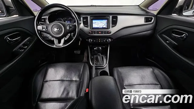 Kia Carens — интерьер