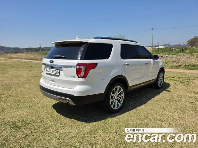 Ford Explorer — интерьер