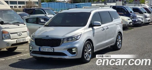 Kia Carnival — экстерьер