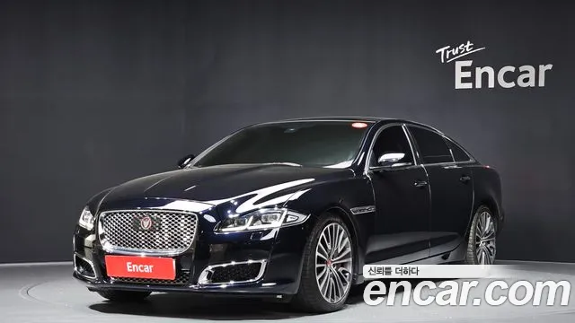 Jaguar XJ