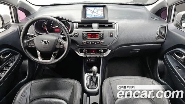 Kia Pride — интерьер