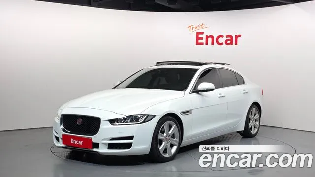 Jaguar XE