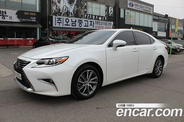 Lexus ES