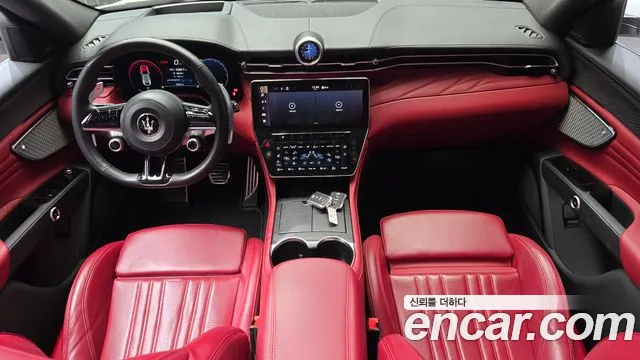 Maserati Grecale — интерьер
