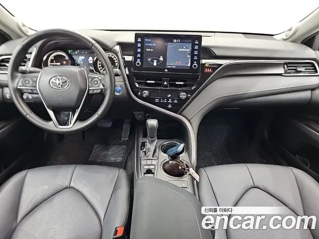 Toyota Camry — интерьер