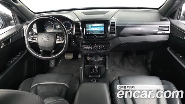 KG Mobility Rexton — интерьер
