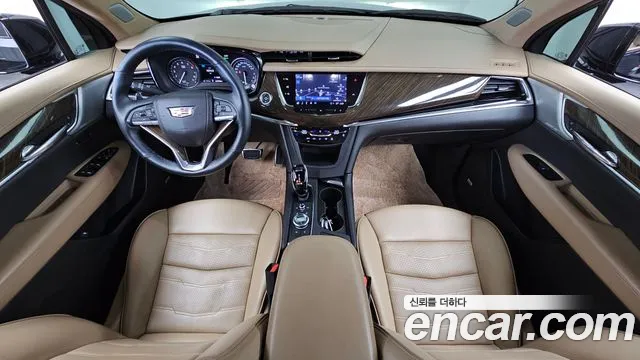 Cadillac XT6 — интерьер