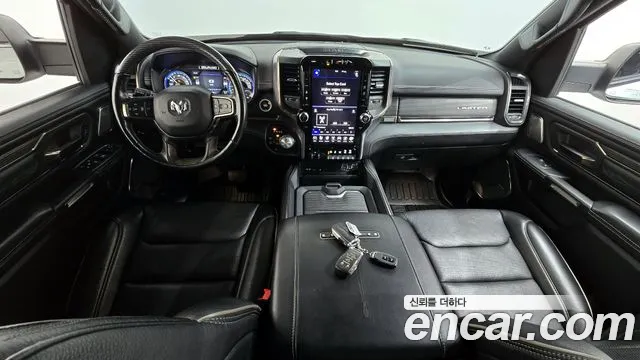 Dodge Ram Pickup — интерьер