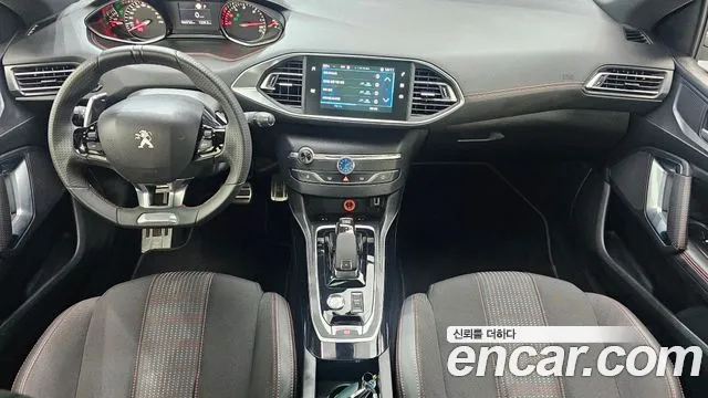 Peugeot 308 — интерьер
