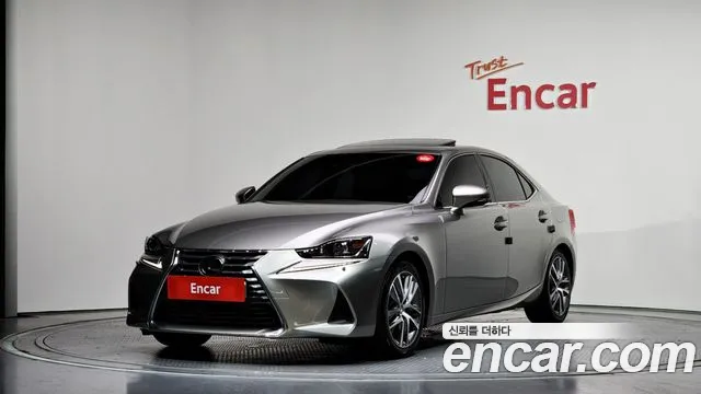 Lexus IS