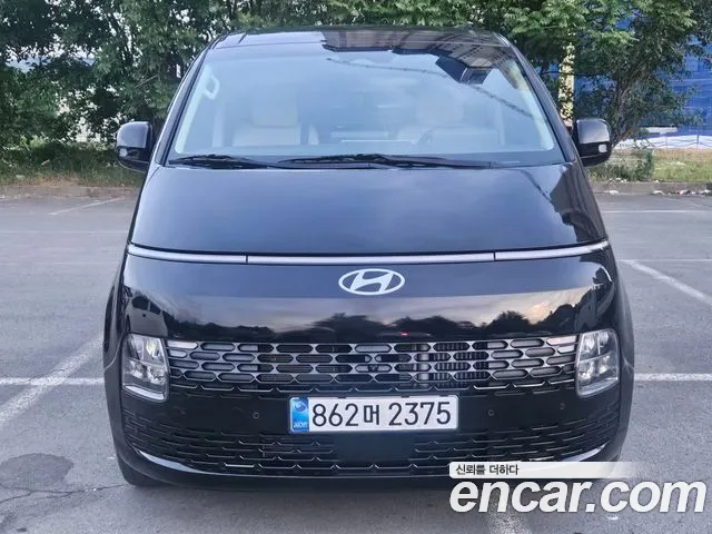 Hyundai Staria