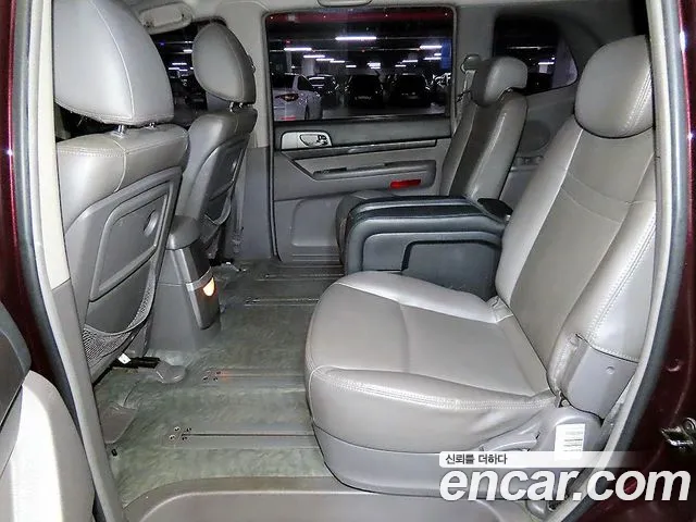 KG Mobility Korando — интерьер