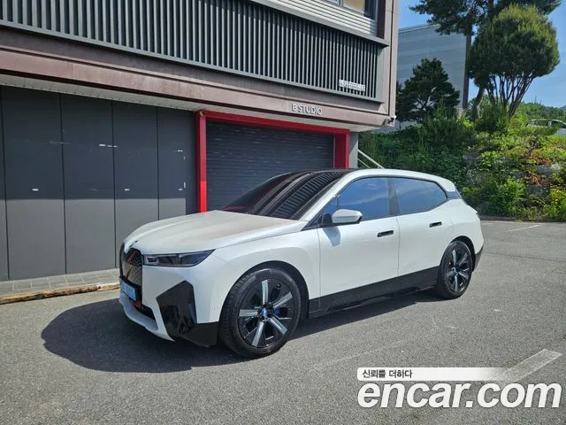 BMW iX
