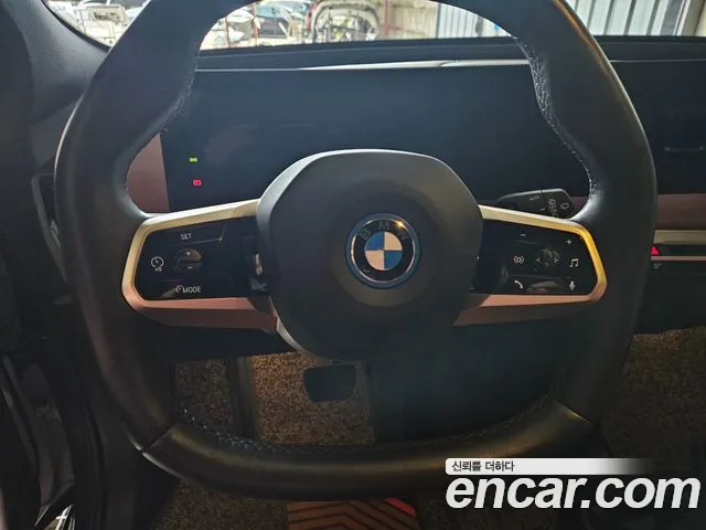 BMW iX — интерьер