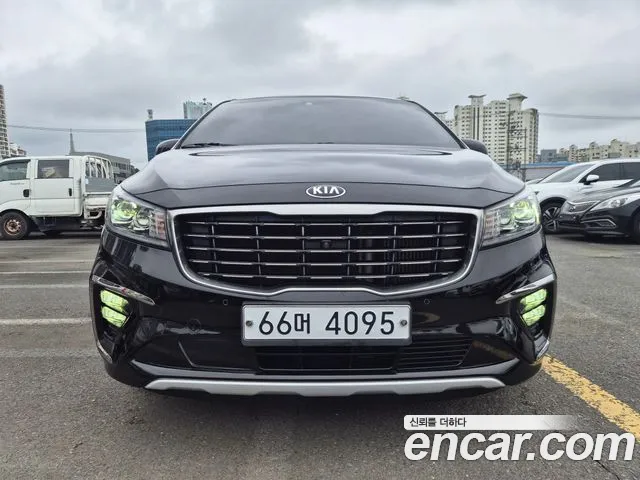 Kia Carnival — экстерьер