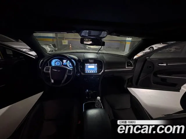 Chrysler 300C — интерьер