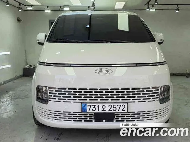Hyundai Staria