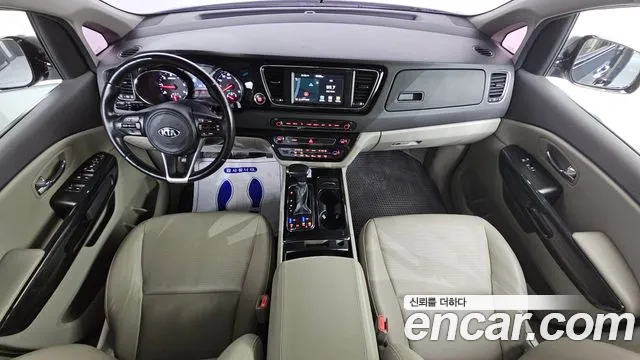 Kia Carnival — интерьер