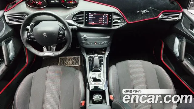Peugeot 308 — интерьер