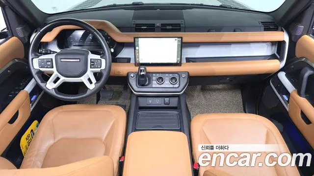 Land Rover Defender — интерьер
