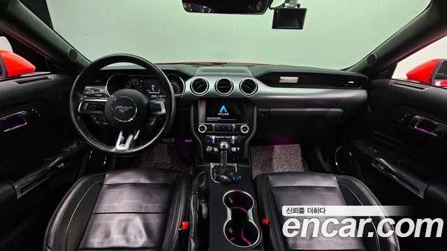 Ford Mustang — интерьер