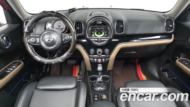 MINI Countryman — интерьер