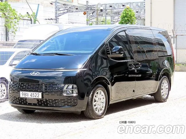 Hyundai Staria
