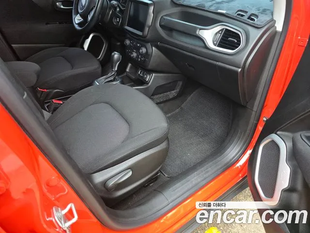 Jeep Renegade — интерьер