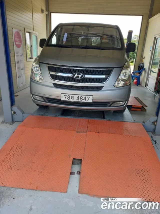 Hyundai Starex