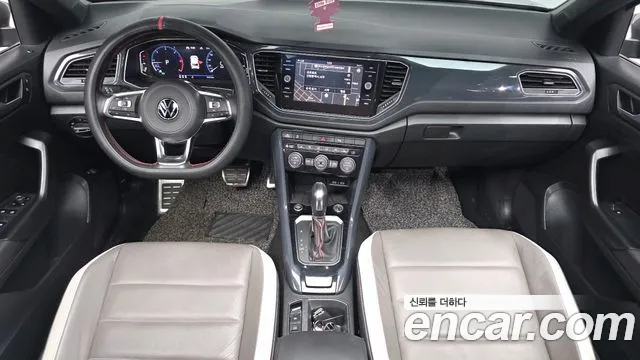 Volkswagen T-Roc — интерьер