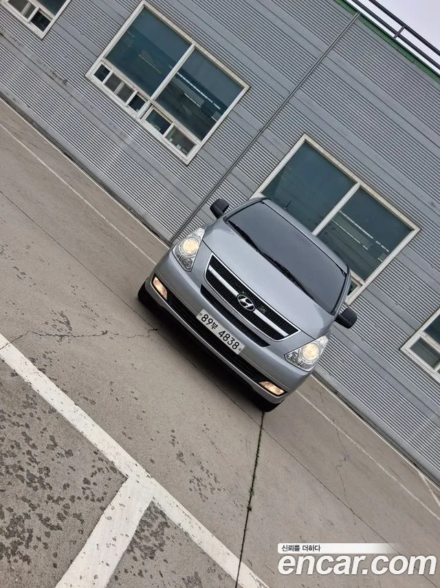 Hyundai Starex