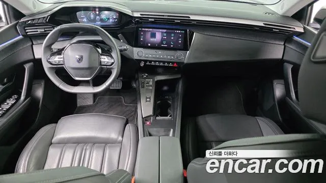 Peugeot 408 — интерьер