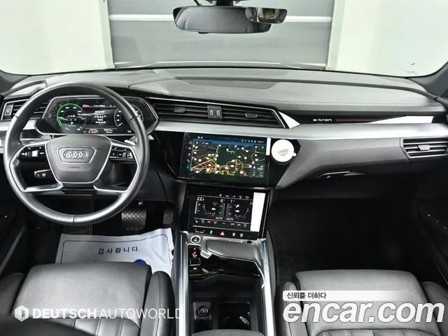 Audi e-tron — интерьер