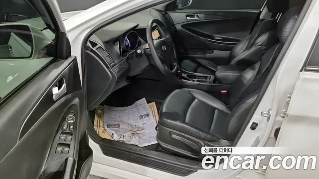 Hyundai Sonata — интерьер