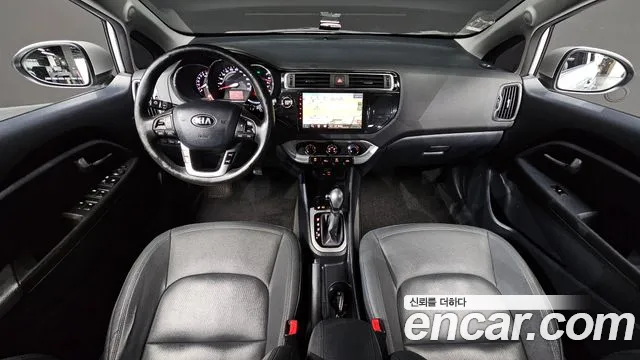 Kia Pride — интерьер