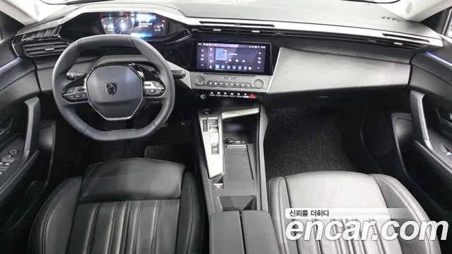 Peugeot 408 — интерьер