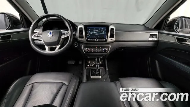 KG Mobility Rexton — интерьер