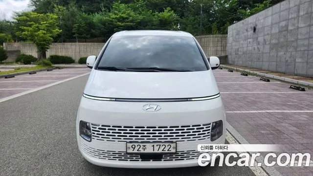 Hyundai Staria