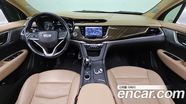 Cadillac XT6 — интерьер