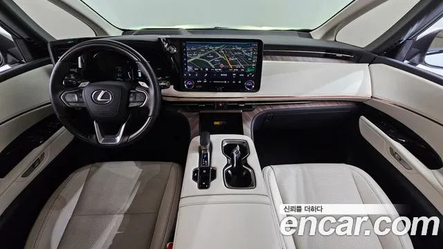 Lexus LM — интерьер