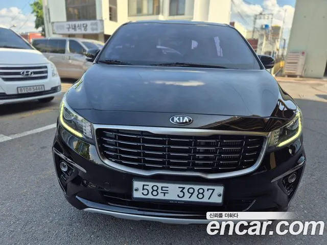 Kia Carnival — экстерьер