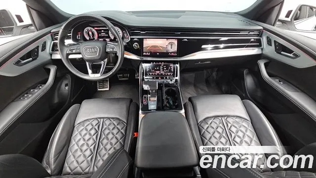 Audi Q8 — интерьер