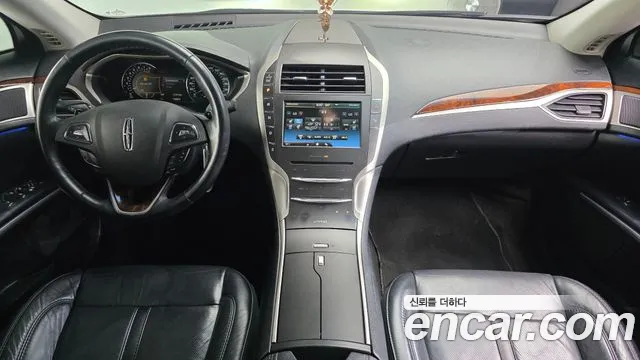 Lincoln MKZ — интерьер