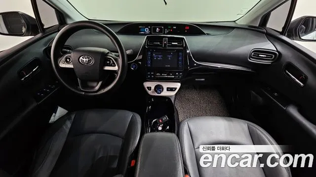 Toyota Prius — интерьер