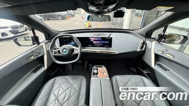 BMW iX — интерьер