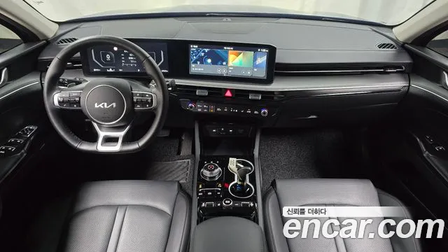 Kia K5 — интерьер